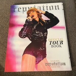 Taylor Swift Reputation tour book